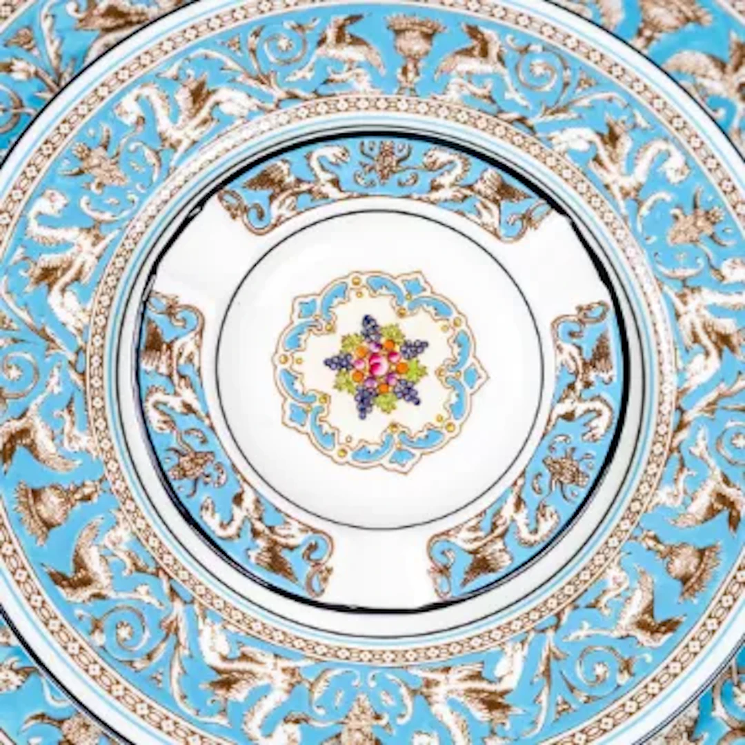 Wedgwood Florentine dinnerware, 6 dinner plates, 6 salad plates, 6