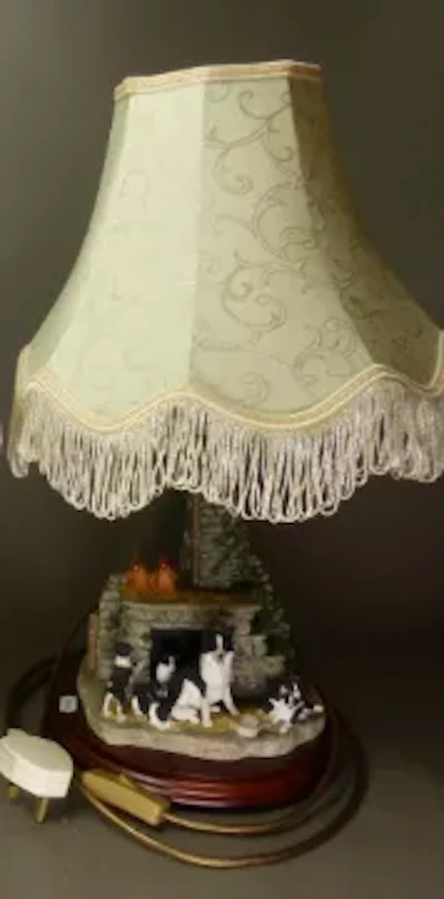 Border Fine Arts 'Jock's Pride' table lamp.