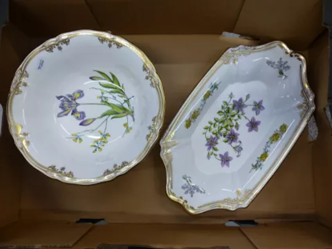 Spode Stafford Flowers pattern large fruit bowl, together with a twin