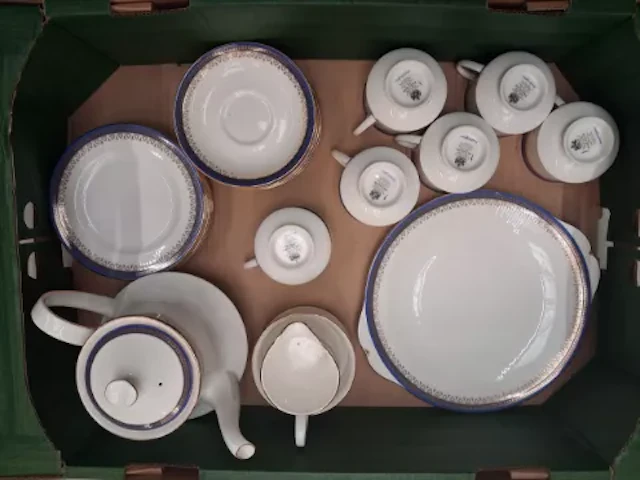 Paragon Sandringham pattern 21 piece tea set (1 tray).