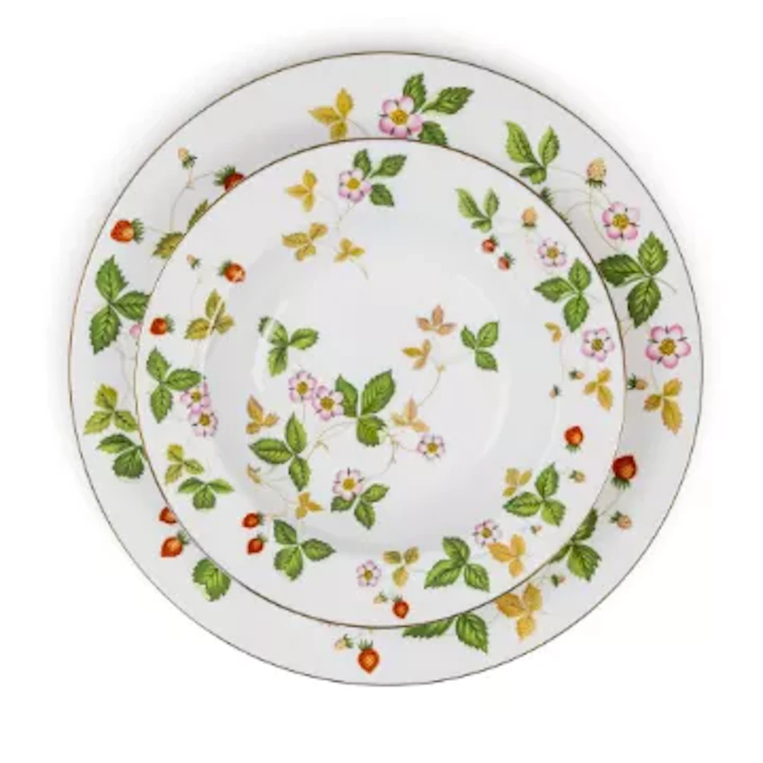 Wedgwood Wild Strawberry pattern dinnerware to include 12 dinner plates