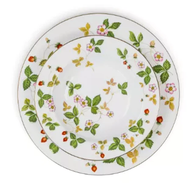 Wedgwood Wild Strawberry pattern dinnerware to include 12 dinner plates