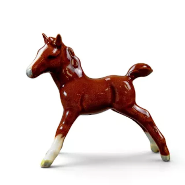 Beswick foal, model 997, in chestnut gloss, h.8.5cm.