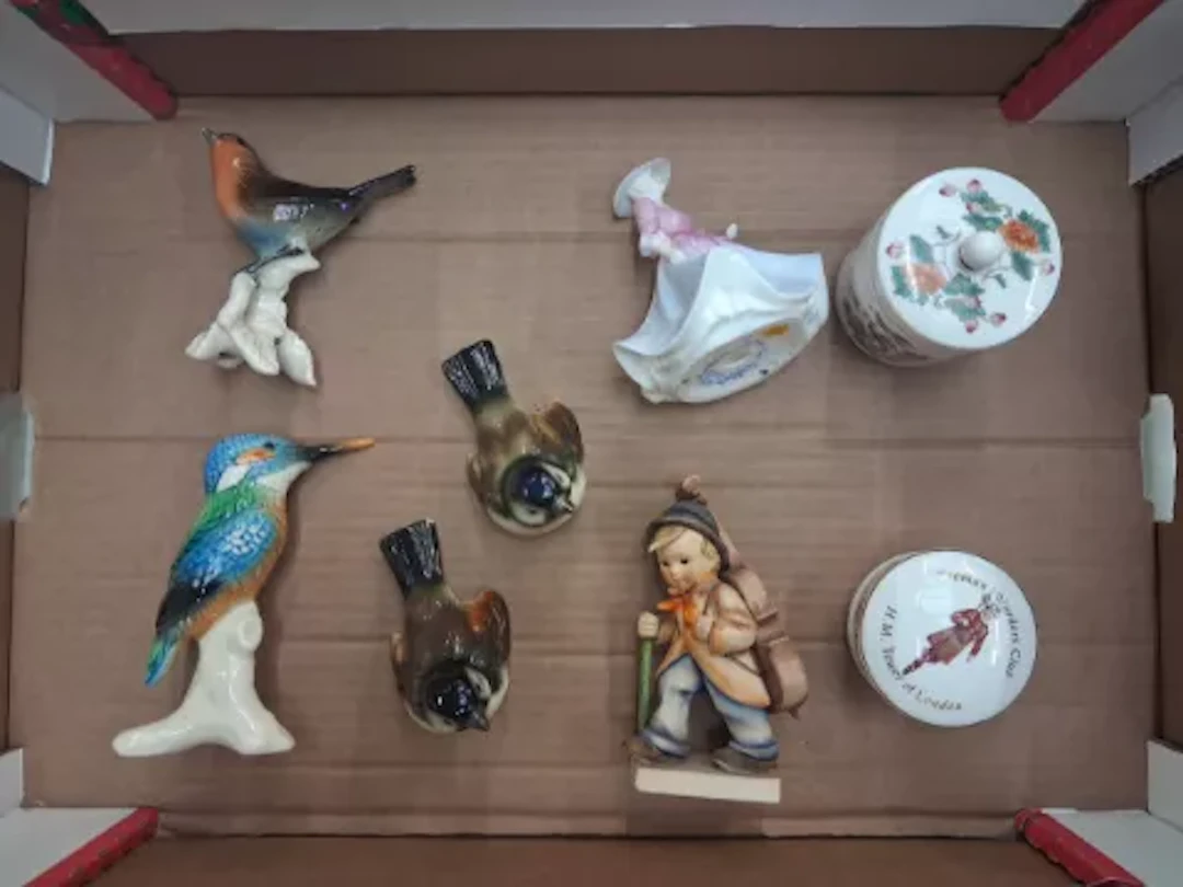 Mixed ceramics to include German figures of a robin and a kingfisher