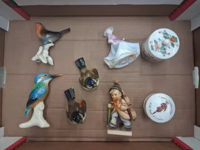 Mixed ceramics to include German figures of a robin and a kingfisher