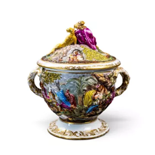 Capodimonte porcelain lidded decorative tureen or centrepiece bowl