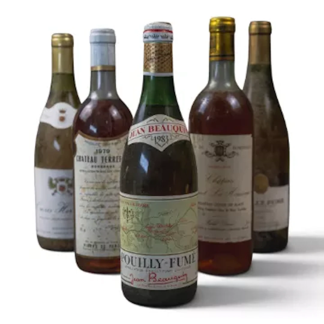 A selection of wine to include 1978 Le Piat de Macon-Viré, 700ml