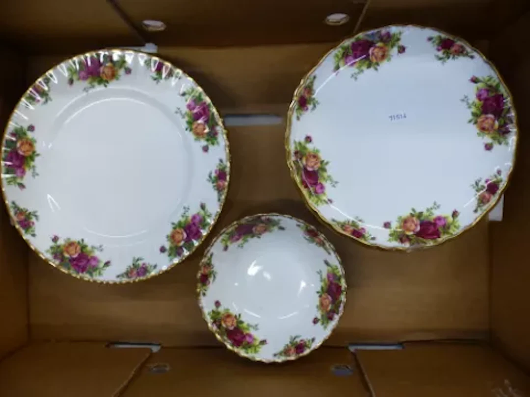 Royal Albert Old Country Roses pattern 6 dinner plates, 6 cereal bowls