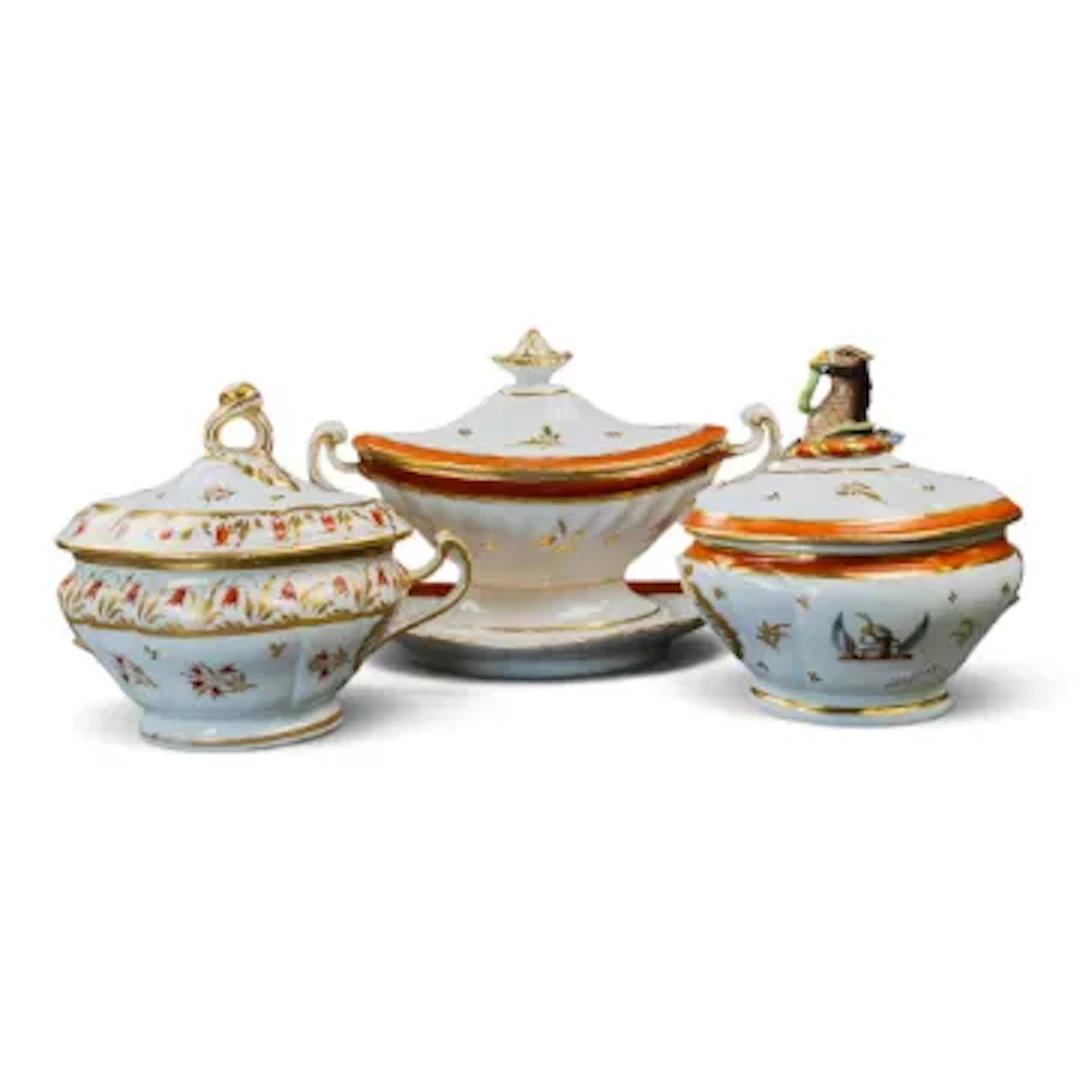 Three Chamberlain Worcester sucriers & covers, one with stand, (3) (a/f)