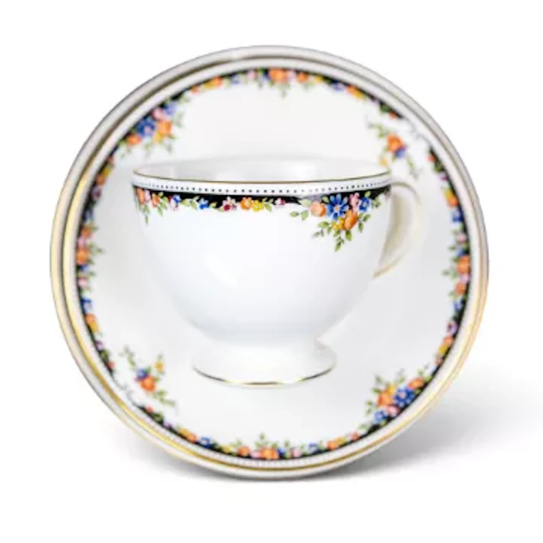 A quantity of Wedgwood tea & dinner ware in the Osborne pattern to