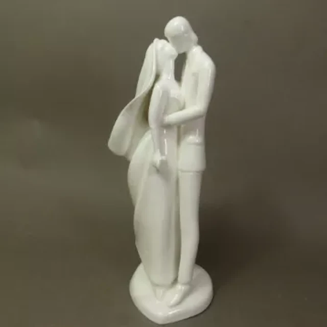 Royal Doulton Images series figurine Wedding Day HN2748 (2nd).