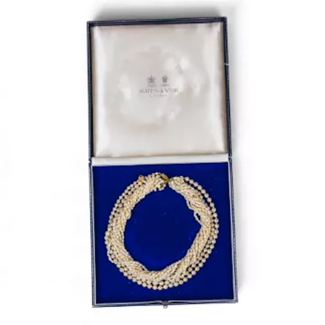 Two vintage cultured pearl necklaces, each with 9ct gold clasps together