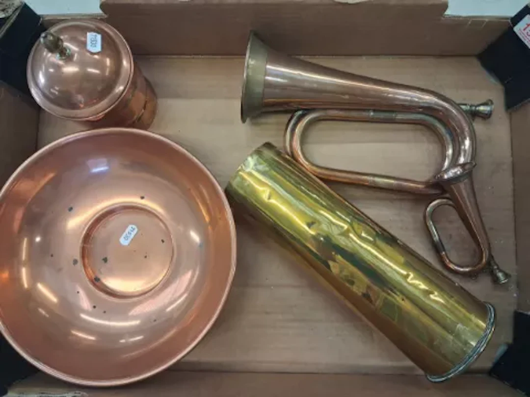 Mixed collection of metalware items, a brass shell casing dated 1917