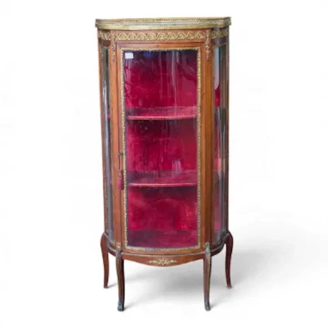 19th century French Louis XV Vitrine cabinet, shaped glazed single