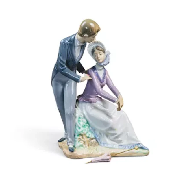 Nao by Lladro Porcelain figure 'Romantic Rendezvous' model no.00239