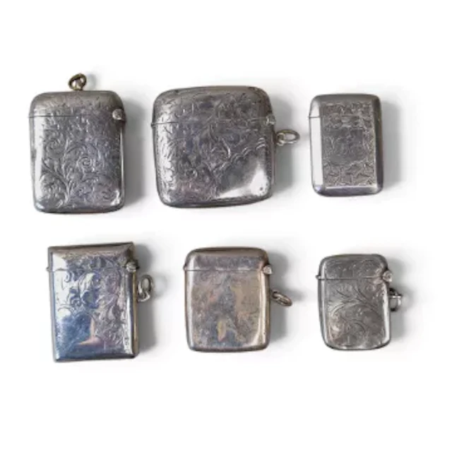 Group of 6 x silver vesta cases, 137g.
