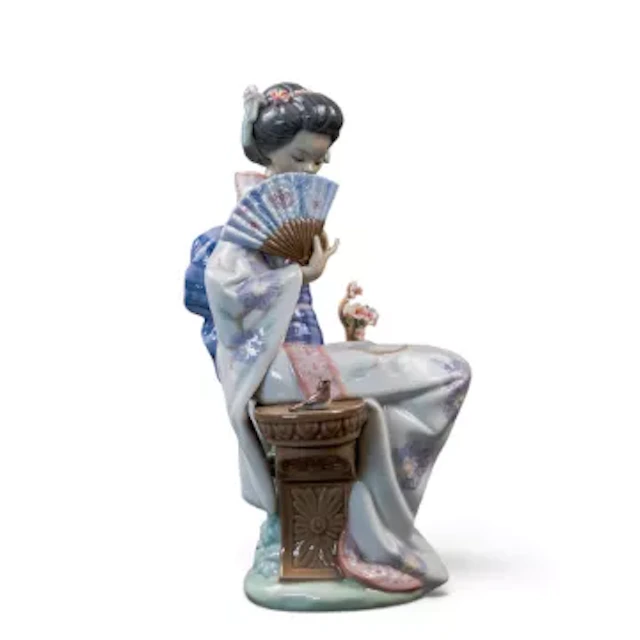 A Lladro figure, 'Nippon Lady' model no.5327, h.22.5cm