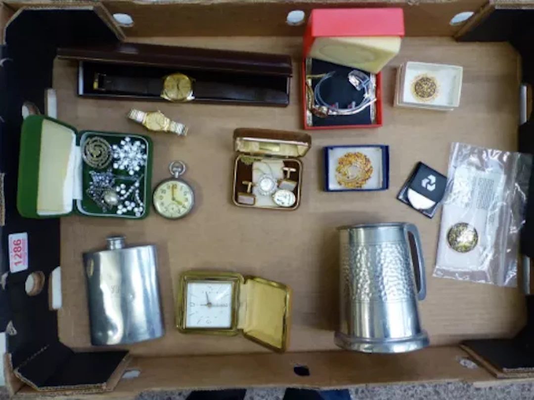 A small collection of costume jewellery including 'Toledo Gold' examples