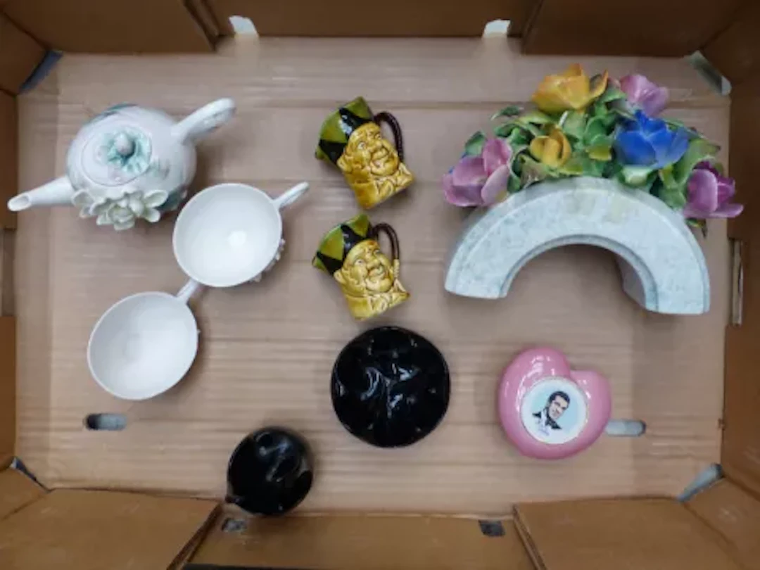 Mixed ceramics to include a Wade heart shaped lidded box, Wade small
