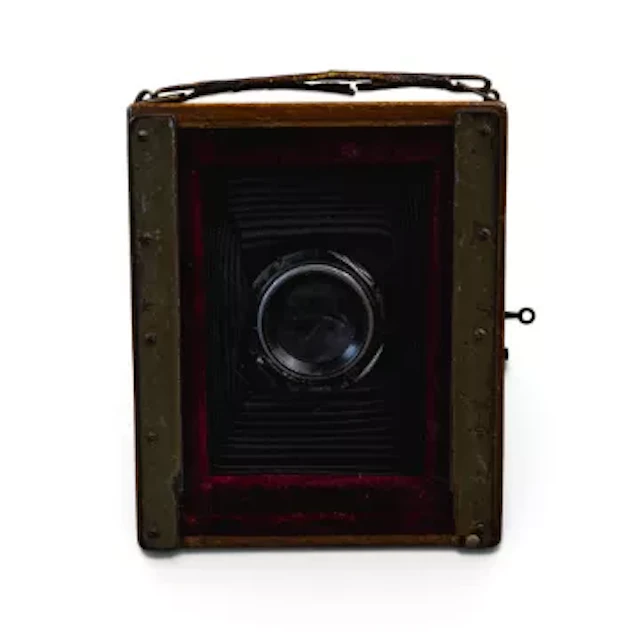 Vintage early 20th century German folding plate camera, with Carl