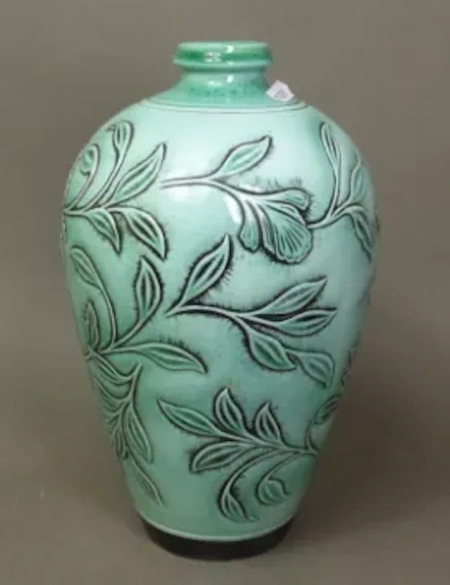 Royal Doulton prototype vase with 'Not Produced For Sale' backstamp