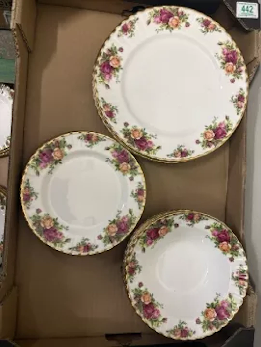 Royal Albert Old Country Roses pattern dinnerware to include 8 dinner