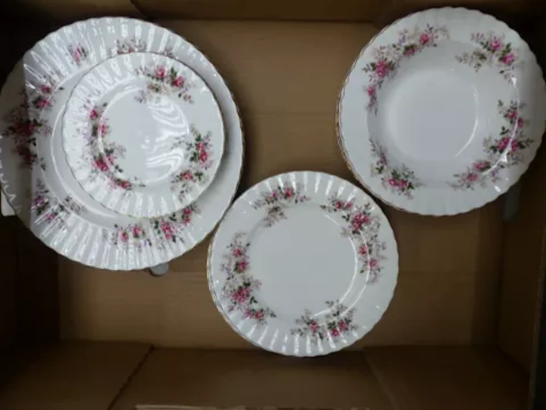 Royal Albert Lavender Rose dinnerware, 6 dinner plates, 6 salad plates