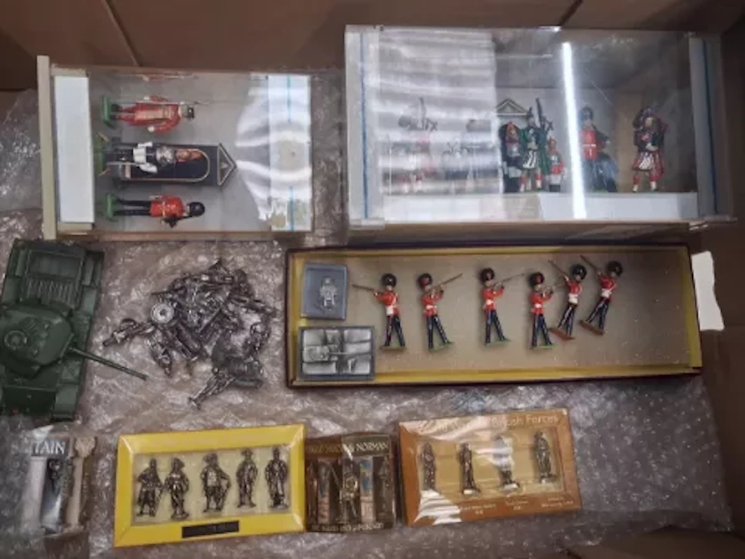 A collection of Britain's and W Britain metal military figures including