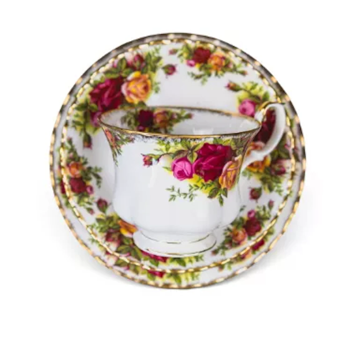Royal Albert 'Old Country Roses' part tea/dinner set to include -