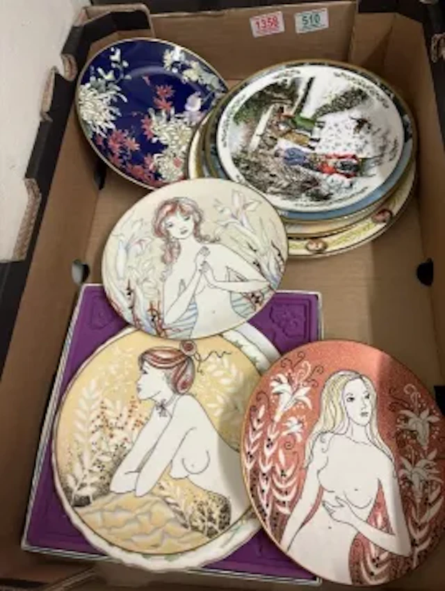 A collection of decorative wall plates, including Royal Grafton, Spode