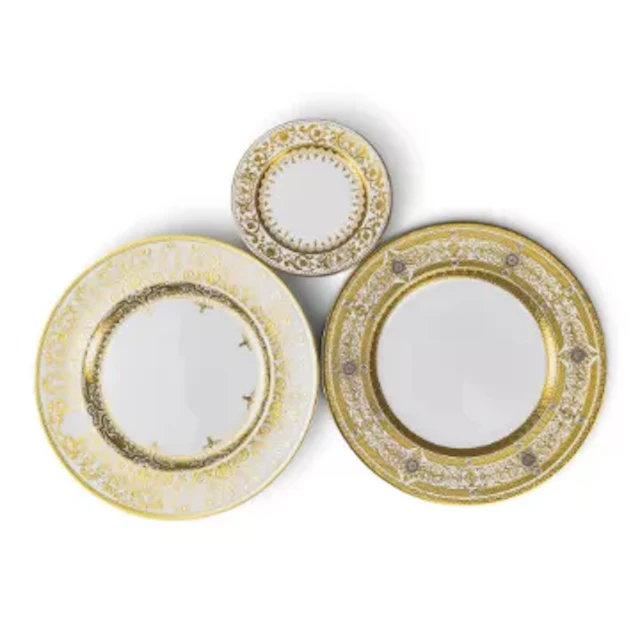 A group of 6 De Lamerie pieces to include 3 dinner plates with an