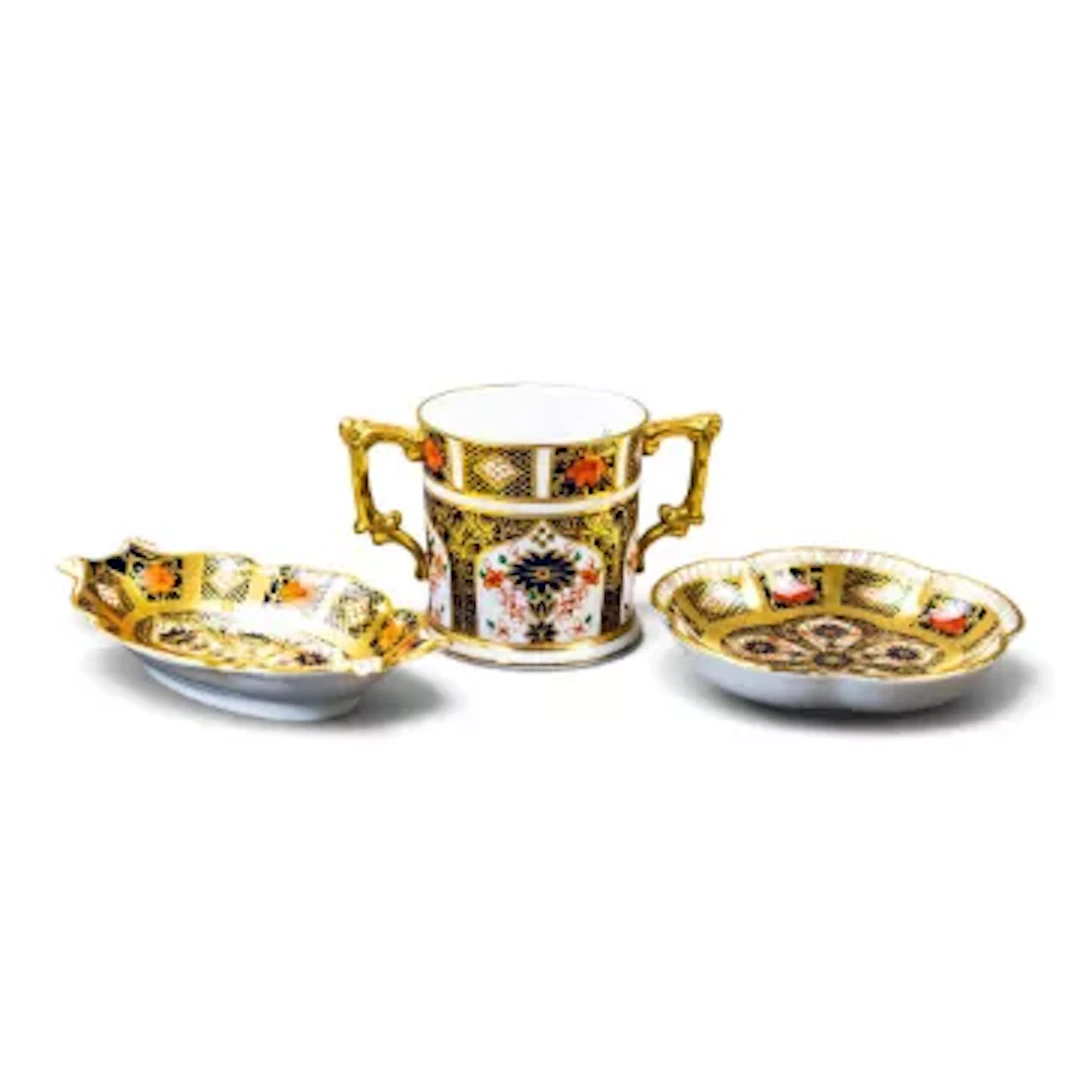 Royal Crown Derby to include two handled loving cup, circular scalloped