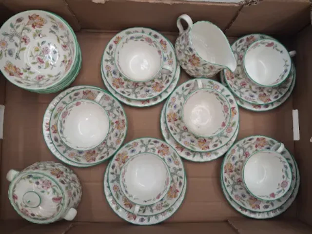 Minton Haddon Hall pattern tea set, 6 trios, covered sugar bowl and