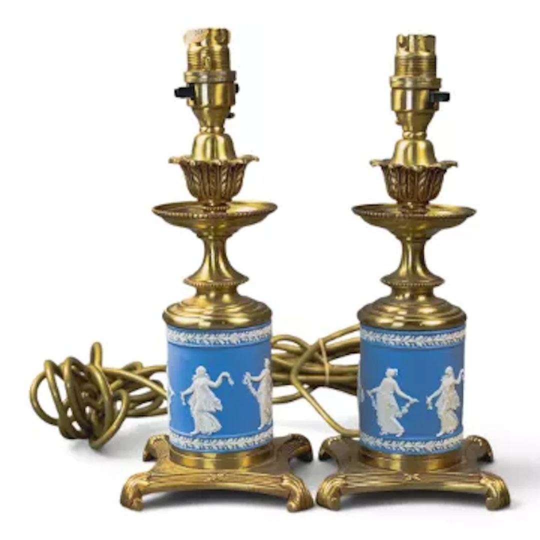 A pair of Wedgwood lamps, circa 1976. Superbly decorated neoclassical