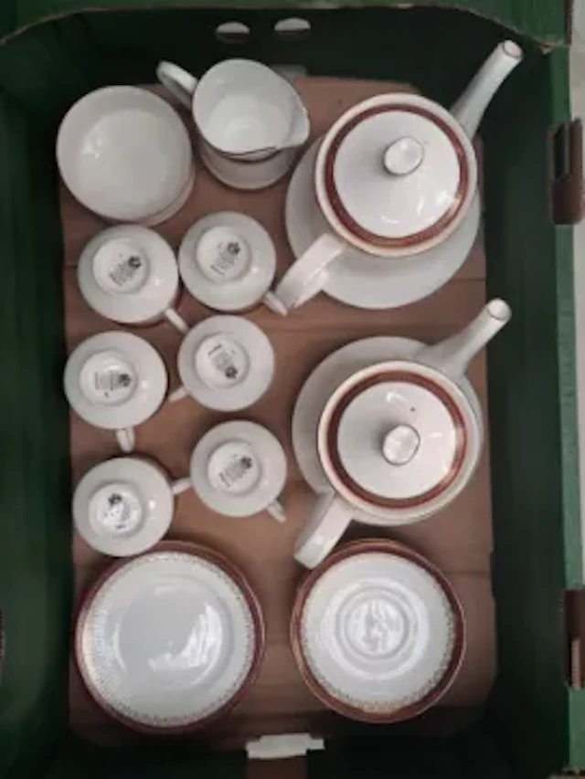 Paragon Holyrood pattern tea set comprising 2 teapots, 6 cups, 6 saucers