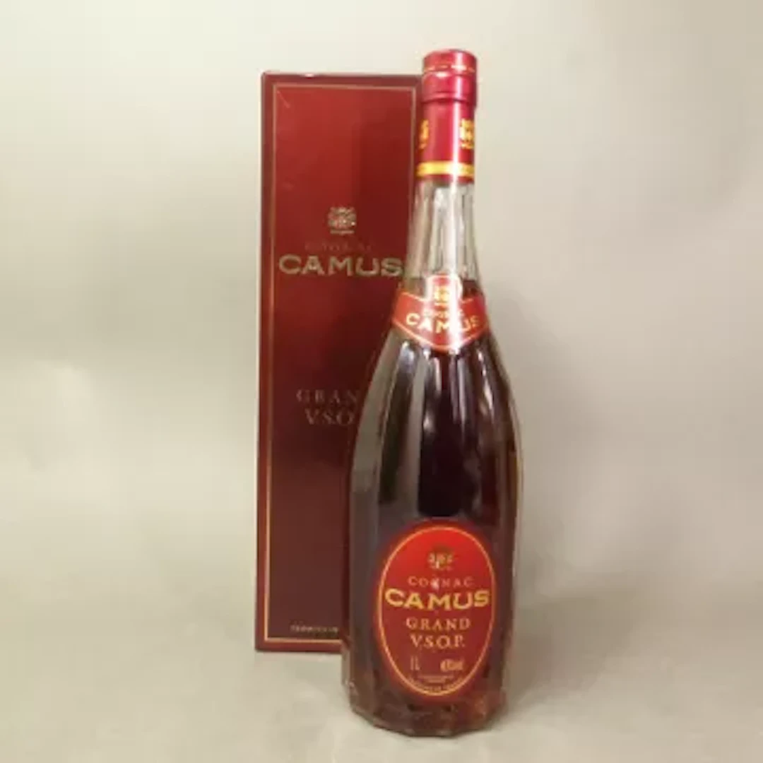 Camus Grand VSOP Cognac, 1 litre, 40%, in original box.