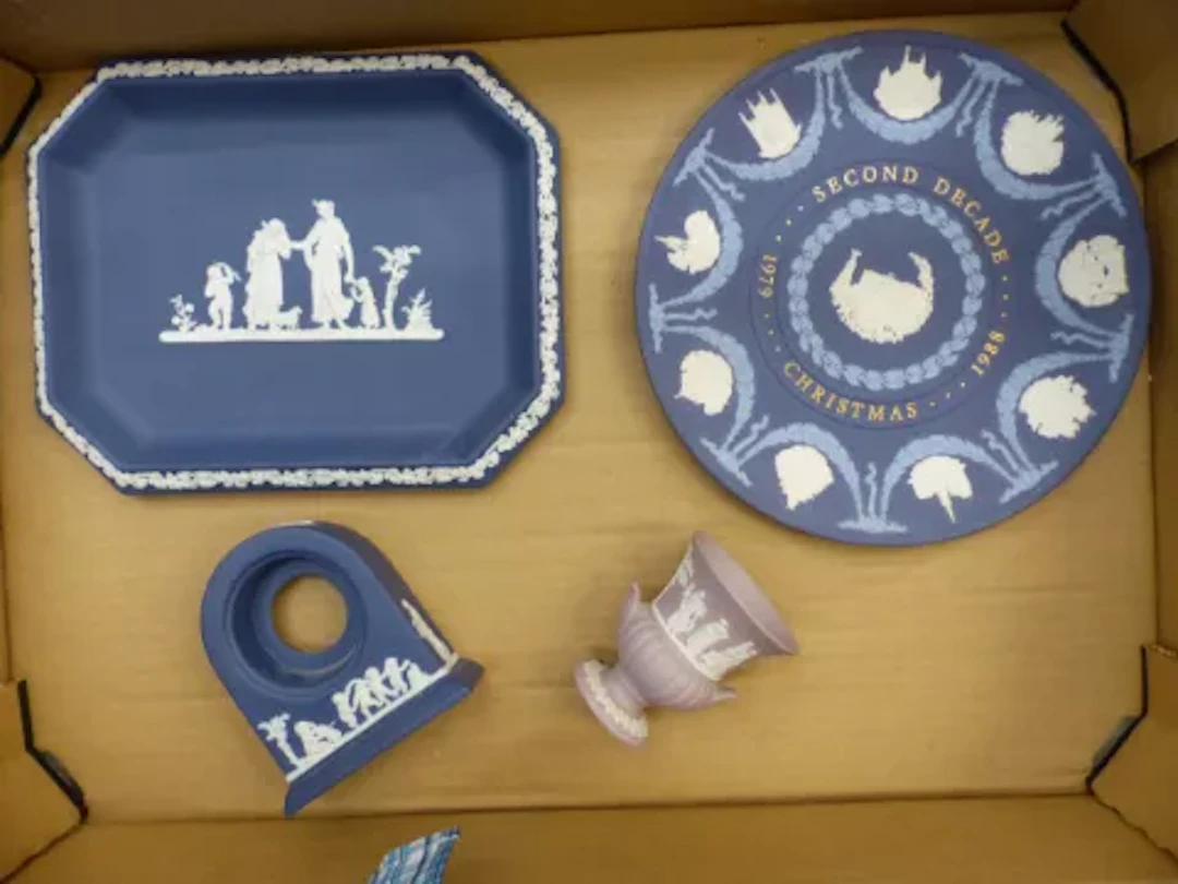 Wedgwood jasperware items to include a tri-colour plate, hexagonal