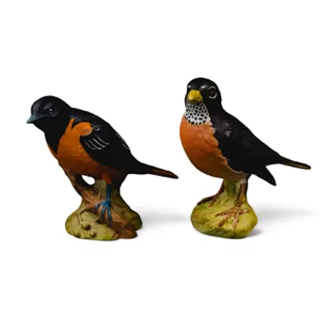 Two American birds - a Baltimore Oriole model no. 2183 and an American