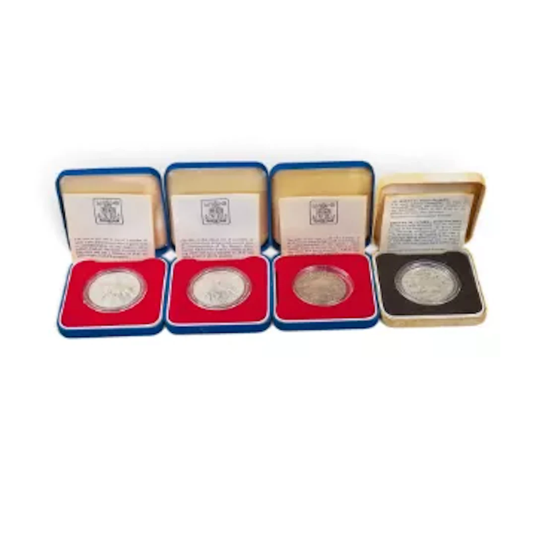 4 x sterling silver 1977 silver jubilee proof silver crowns, each
