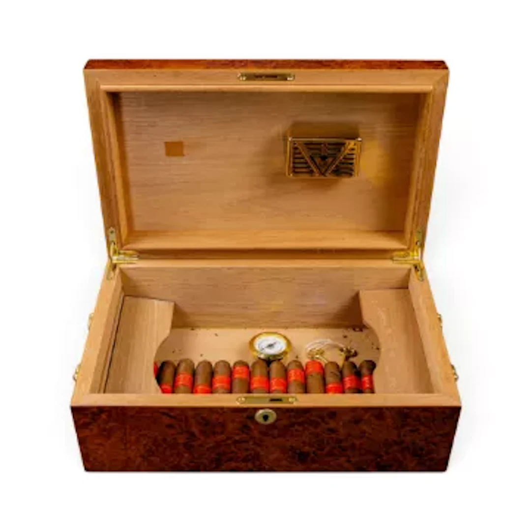 Partagas Serie D no.4 Cuban cigars, 16 loose 50 ring gauge housed