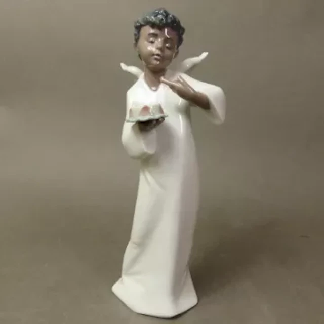Nao figurine model 1260, height 24cm.