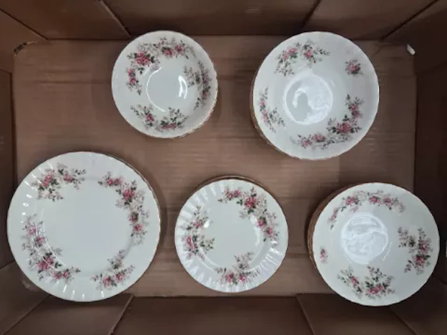 Royal Albert Lavender Rose pattern dinnerware, 6 salad plates, 6 side
