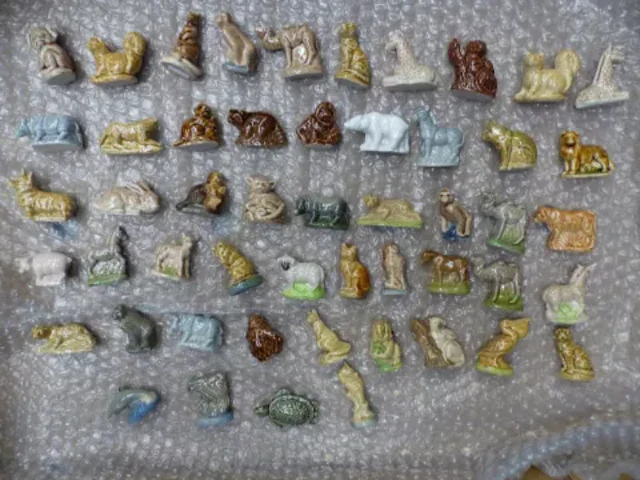 Wade, a good collection of Whimsies to include Red Rose USA and Canada