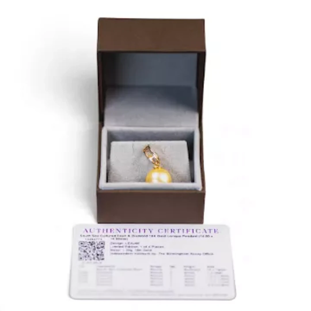 Large South Sea cultured pearl (14mm) pendant set in 18ct gold. With COA. 5.58g
