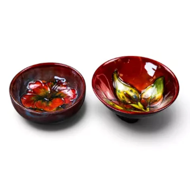 Two Moorcroft small bowls, consisting of a bowl in Arum Lily pattern