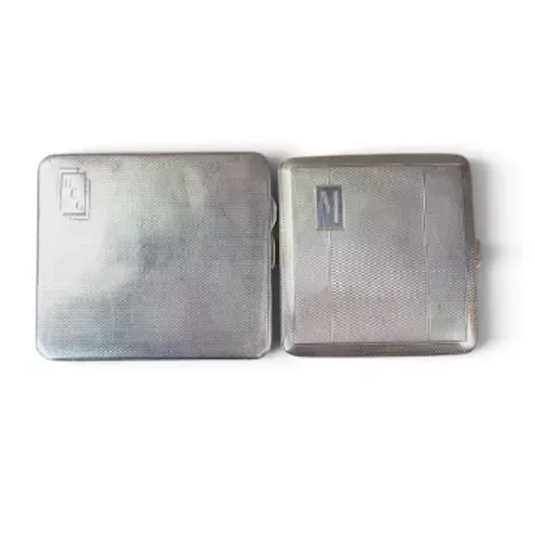 2 x hallmarked silver cigarette cases, gross weight 219g.