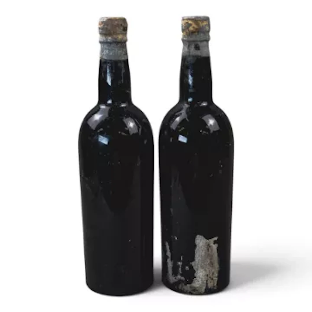 1960 Quinta Do Noval vintage port, missing labels on both bottles