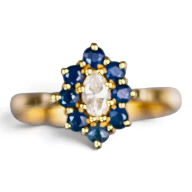 18ct yellow gold diamond & sapphire cluster ring size N/O. Diamond