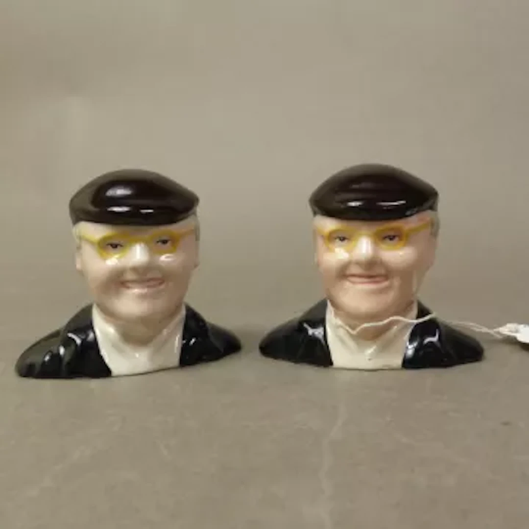Lorna Bailey Fred Dibnah salt and pepper shakers, height 6.5cm (2).