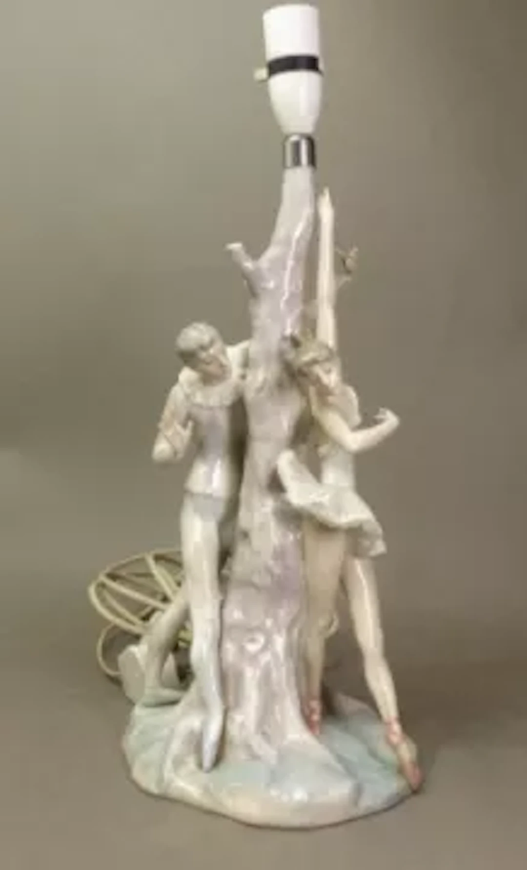 Lladro figural table lamp Harlequin and Columbine, model 4528, height 45.5cm.